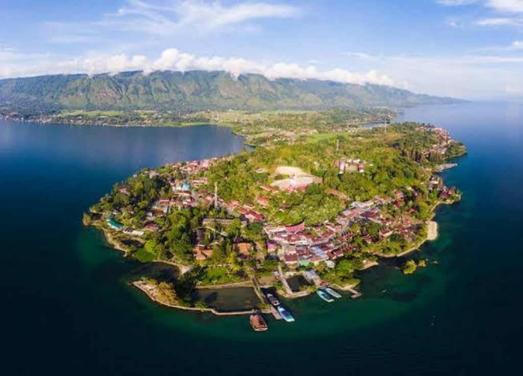 Danau Toba dan Pulau Samosir: Keajaiban Alam yang Menyimpan Pesona Abadi